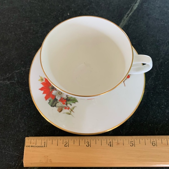 SADLER WELLINGTON Poinsettia Tea Cup and Saucer - Picture 6 of 7